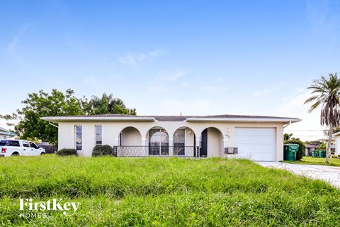 2290 Beacon Drive 3 Beds Apartment for Rent