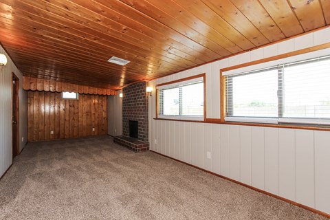 2311 W Maryland Ave 3 Beds Apartment for Rent