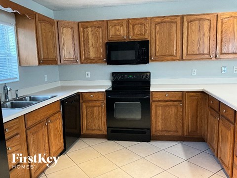 2316 Nansen Ave 3 Beds Apartment for Rent