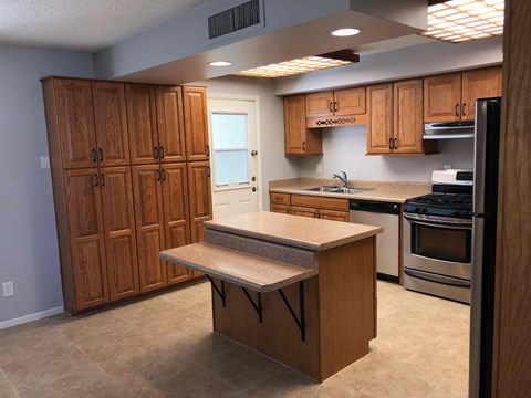 2319 W WOOD Dr 4 Beds Apartment for Rent