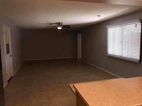 2319 W WOOD Dr 4 Beds Apartment for Rent