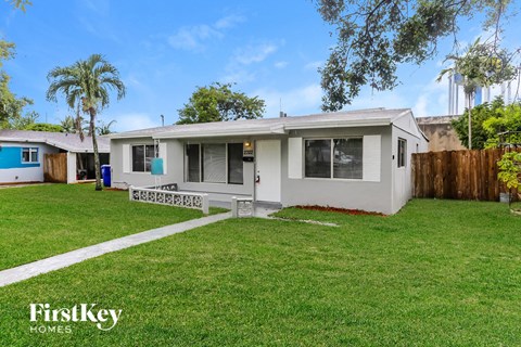 2322 N 28 Ave 3 Beds Apartment for Rent