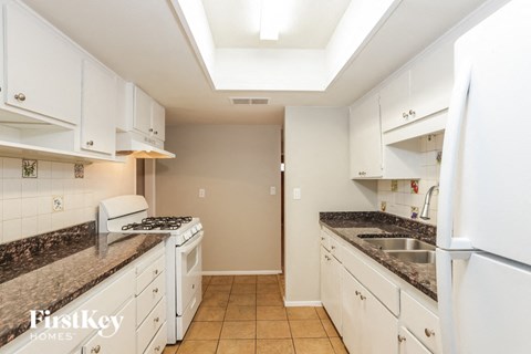 2333 E Sylvia St 3 Beds Apartment for Rent