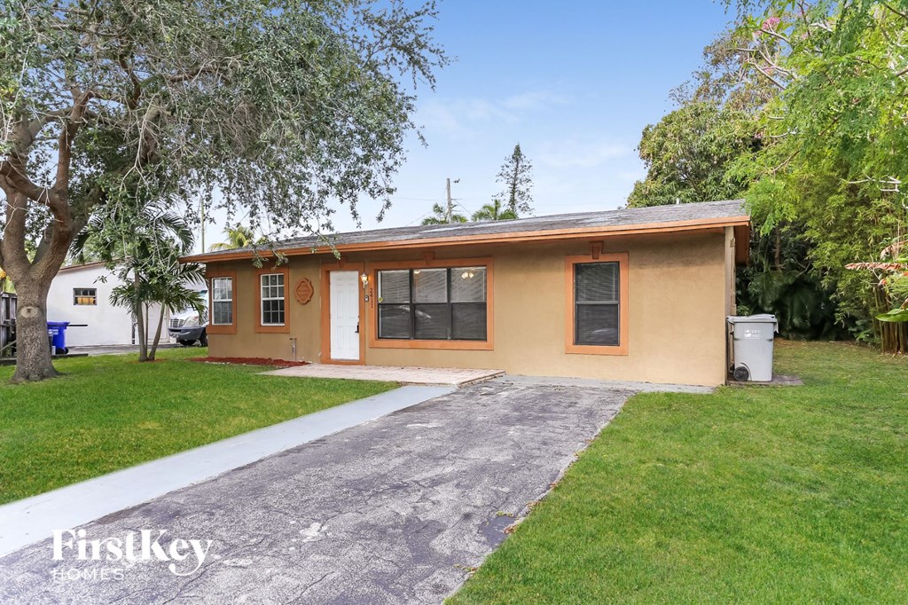 2411 NE 10th Avenue 3 Beds House for Rent - Photo Gallery 1