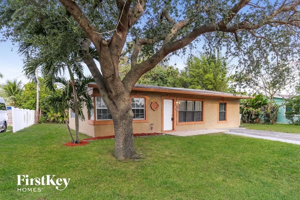 2411 NE 10th Avenue 3 Beds House for Rent - Photo Gallery 2