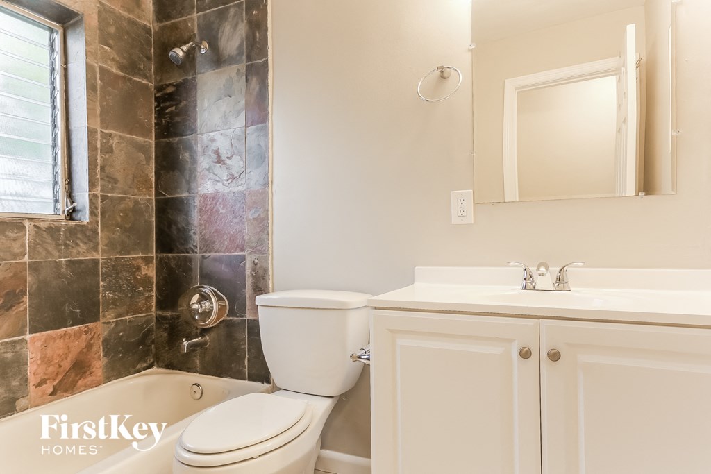 2411 NE 10th Avenue 3 Beds House for Rent - Photo Gallery 10