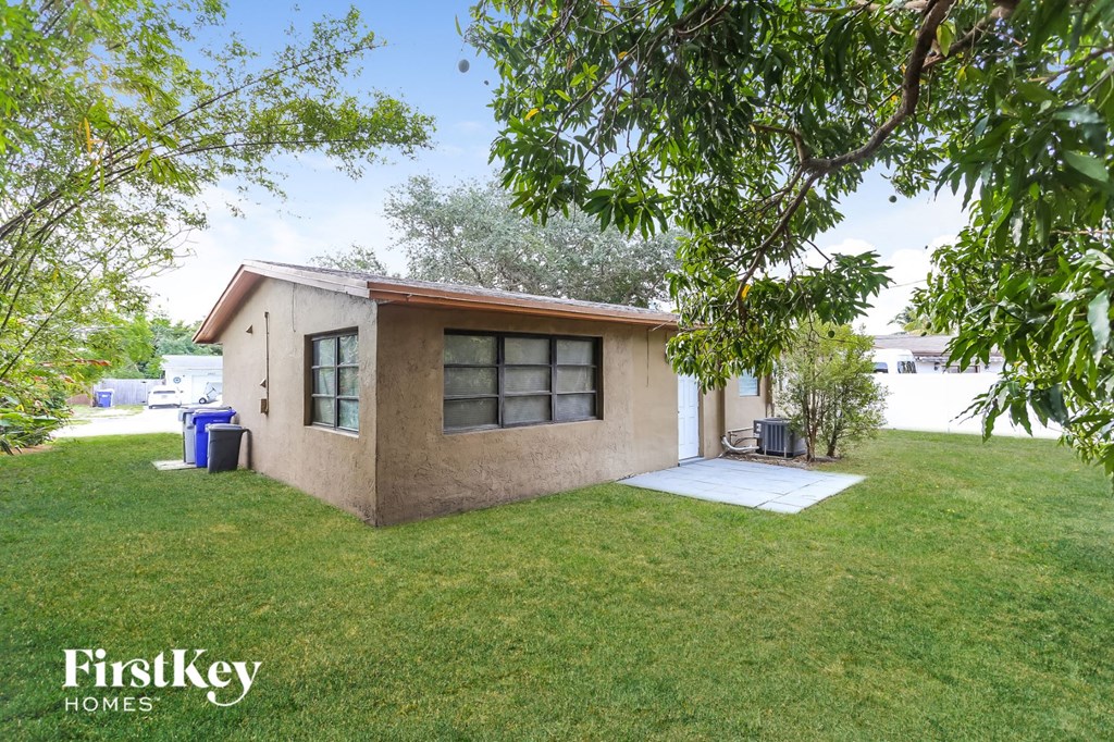 2411 NE 10th Avenue 3 Beds House for Rent - Photo Gallery 15