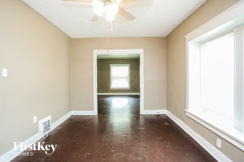 2418 Norton Ave 3 Beds Apartment for Rent