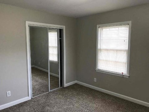 2422 South Hairston Road 3 Beds Apartment for Rent