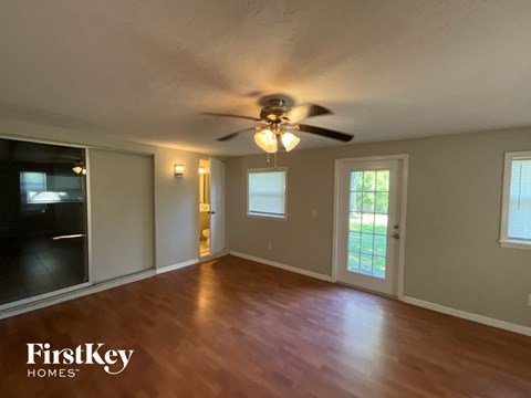 2437 Dover Ave 4 Beds Apartment for Rent