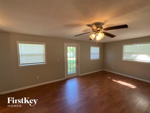 2437 Dover Ave 4 Beds Apartment for Rent