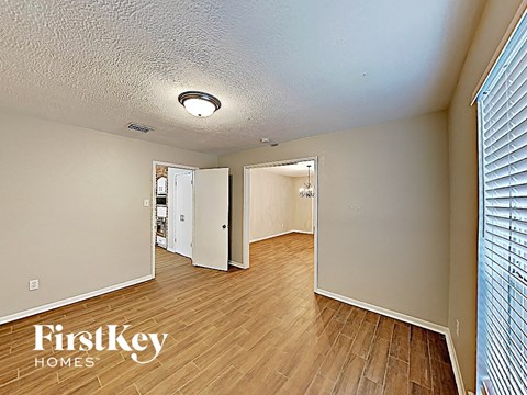 2511 Riverlawn Dr 4 Beds Apartment for Rent