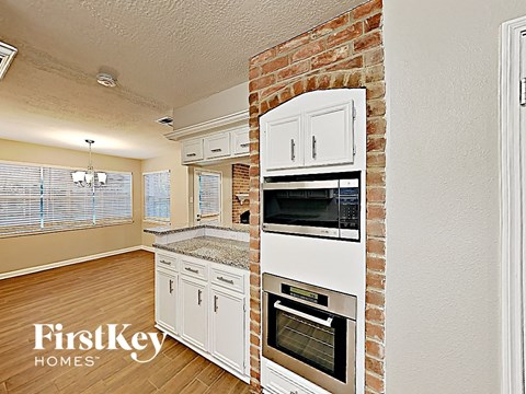 2511 Riverlawn Dr 4 Beds Apartment for Rent