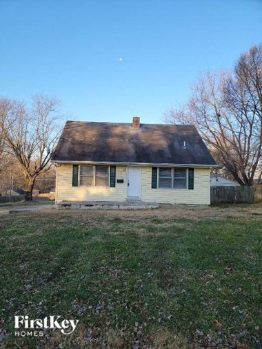 2522 S. Vermont 4 Beds House for Rent Photo Gallery 1