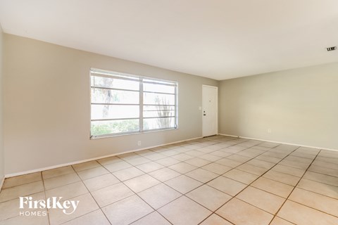 2526 13Th Ave SW 3 Beds Apartment for Rent