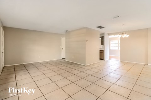 2526 13Th Ave SW 3 Beds Apartment for Rent