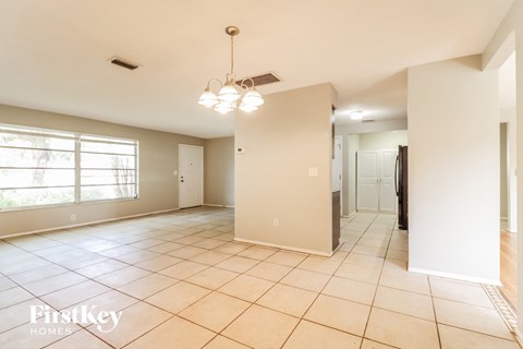 2526 13Th Ave SW 3 Beds Apartment for Rent