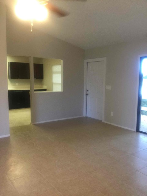 2561 SE Jackson St 3 Beds Apartment for Rent