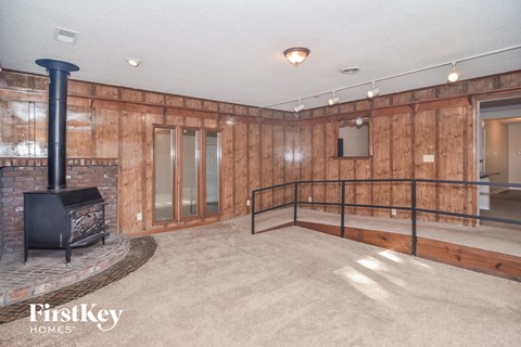 2561 Mcarthur Drive 3 Beds Apartment for Rent