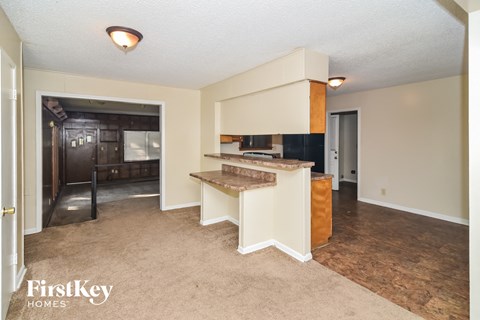 2561 Mcarthur Drive 3 Beds Apartment for Rent
