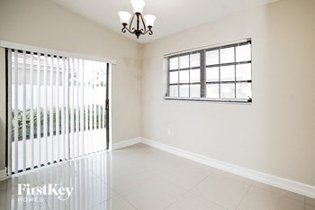 2601 W 71st Place 3 Beds House for Rent - Photo Gallery 5