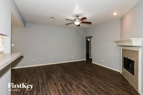 2616 33RD AVE N 3 Beds Apartment for Rent