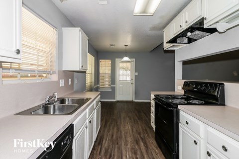 2616 33RD AVE N 3 Beds Apartment for Rent