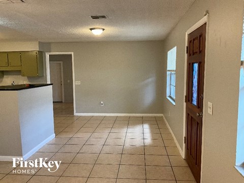 2617 Drake Dr 3 Beds Apartment for Rent