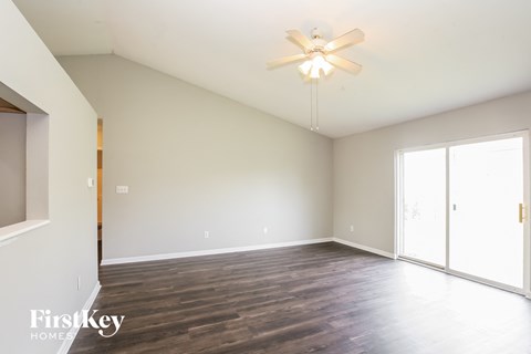 2635 Lullwater 3 Beds Apartment for Rent