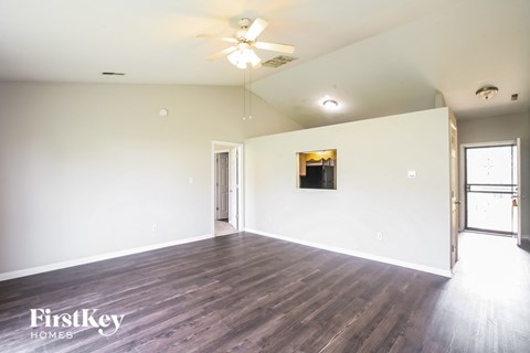 2635 Lullwater 3 Beds Apartment for Rent