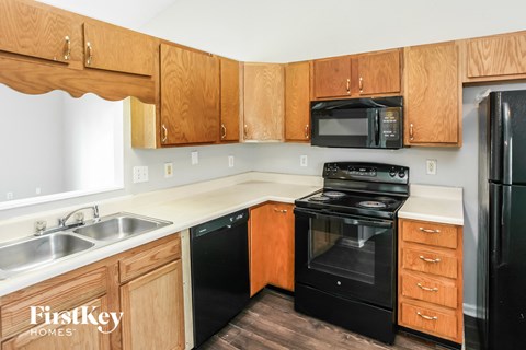 2635 Lullwater 3 Beds Apartment for Rent