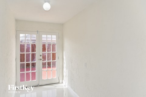 2664 W 70Th Pl 3 Beds Apartment for Rent