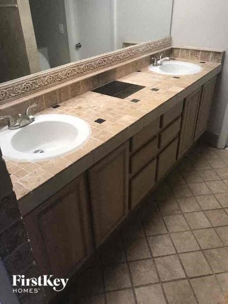 2698 44Th Ter SW 3 Beds Apartment for Rent