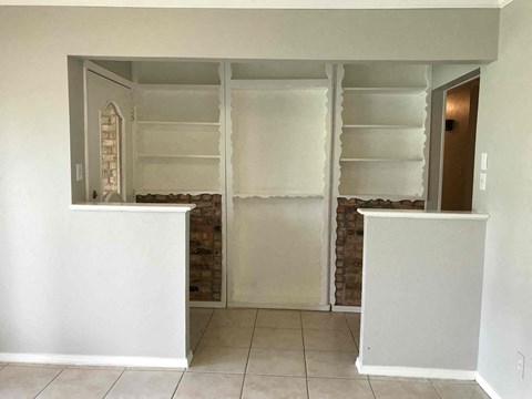 2710 Peachtree Ln 4 Beds Apartment for Rent