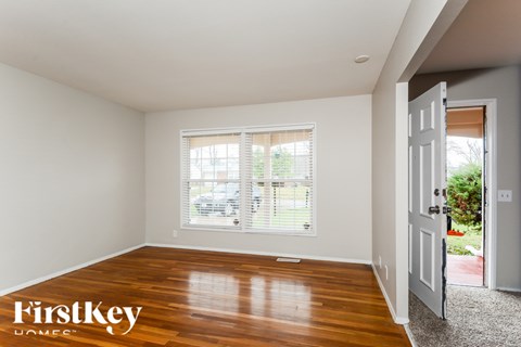 2718 Westminster 3 Beds Apartment for Rent