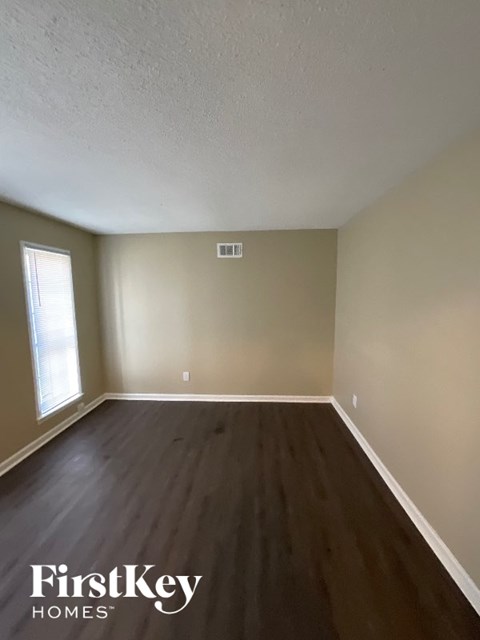 2776 Ravenwood Drive 4 Beds Apartment for Rent