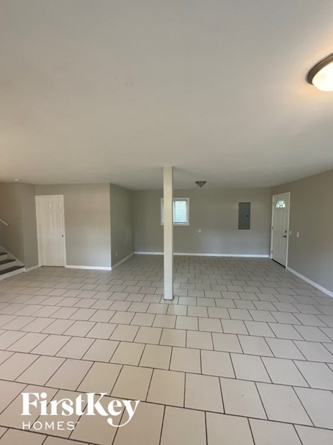 2800 Elisha Ave 3 Beds Apartment for Rent