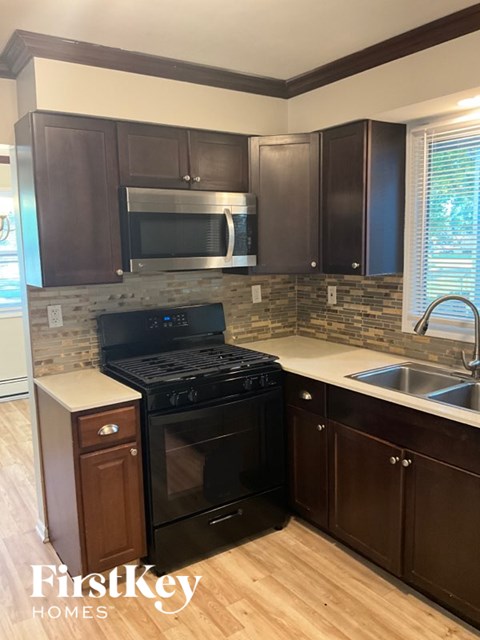 2800 Elisha Ave 3 Beds Apartment for Rent