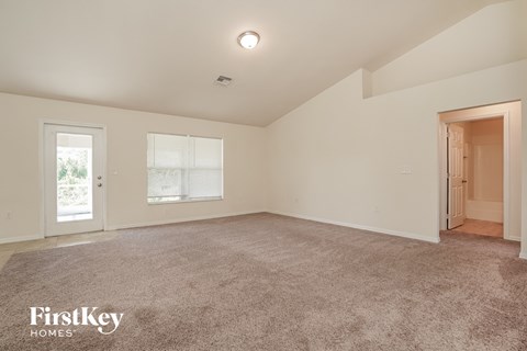 2819 34Th St SW 3 Beds Apartment for Rent