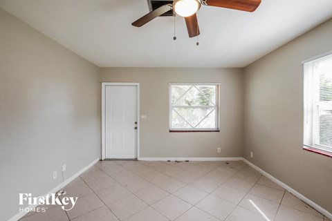 2839 Washington St 3 Beds Apartment for Rent