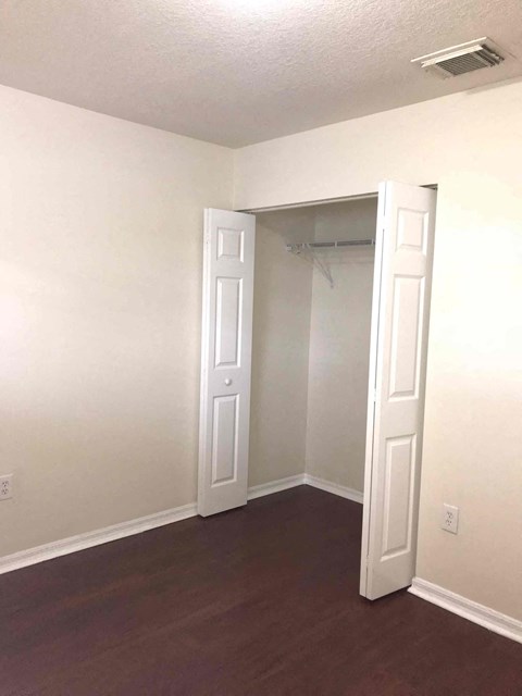 2851 Sw 193 Terrace 3 Beds House for Rent - Photo Gallery 2