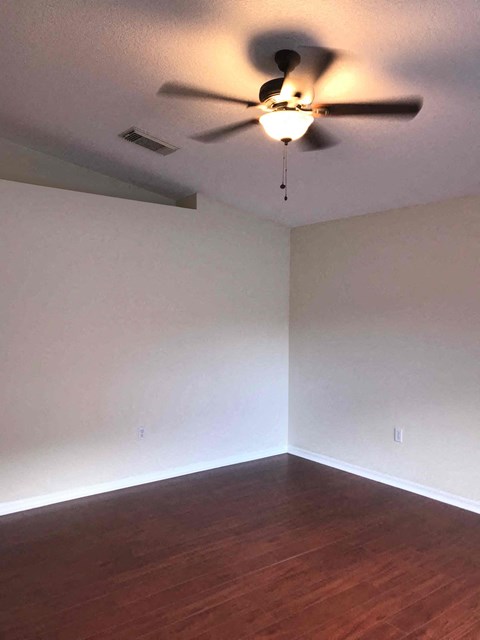 2851 Sw 193 Terrace 3 Beds House for Rent - Photo Gallery 5