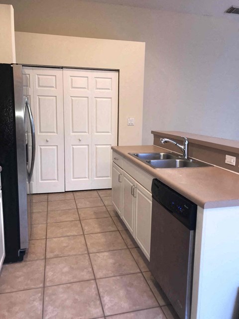 2851 Sw 193 Terrace 3 Beds House for Rent - Photo Gallery 8