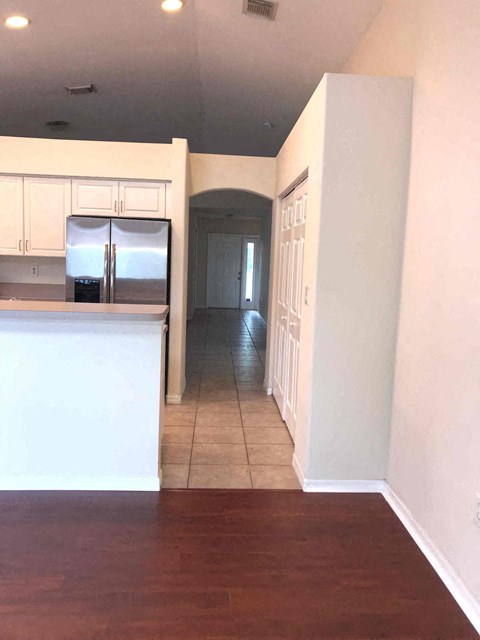 2851 Sw 193 Terrace 3 Beds House for Rent - Photo Gallery 11