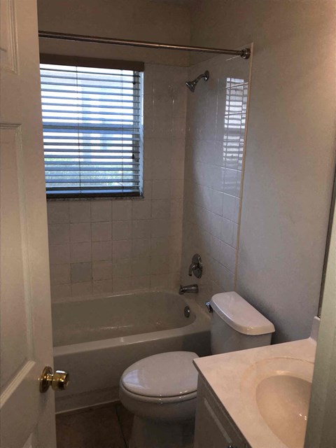 2851 Sw 193 Terrace 3 Beds House for Rent - Photo Gallery 32