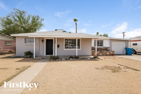 2919 W Seldon Ln 4 Beds Apartment for Rent