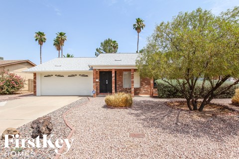 2922 E SIERRA St 3 Beds Apartment for Rent
