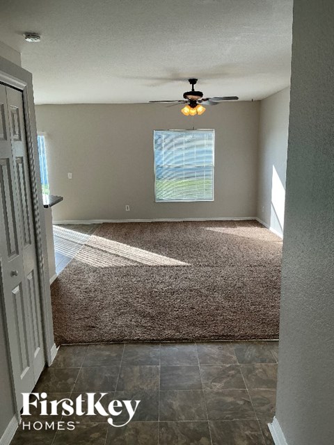 2978 N. Chamberlain 4 Beds Apartment for Rent