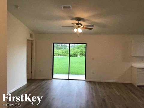 3001 28Th St SW 4 Beds Apartment for Rent