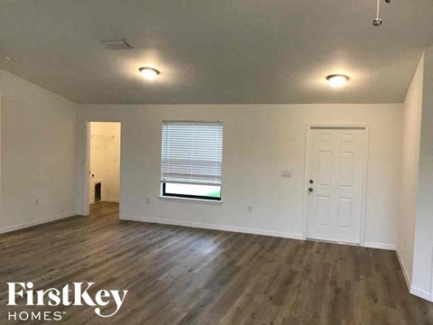 3001 28Th St SW 4 Beds Apartment for Rent